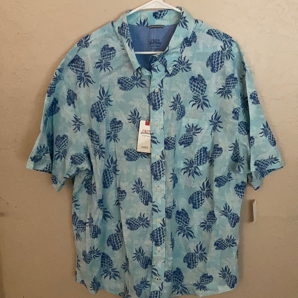 IZOD Pineapple Print Chambray Men's Shirt - Picture 4 of 10